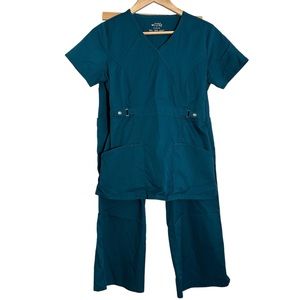 Cherokee Luxe Scrub Set XS/SP